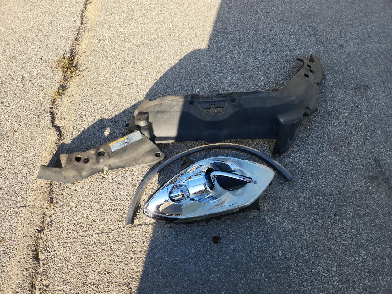 Buick Enclave Image 2