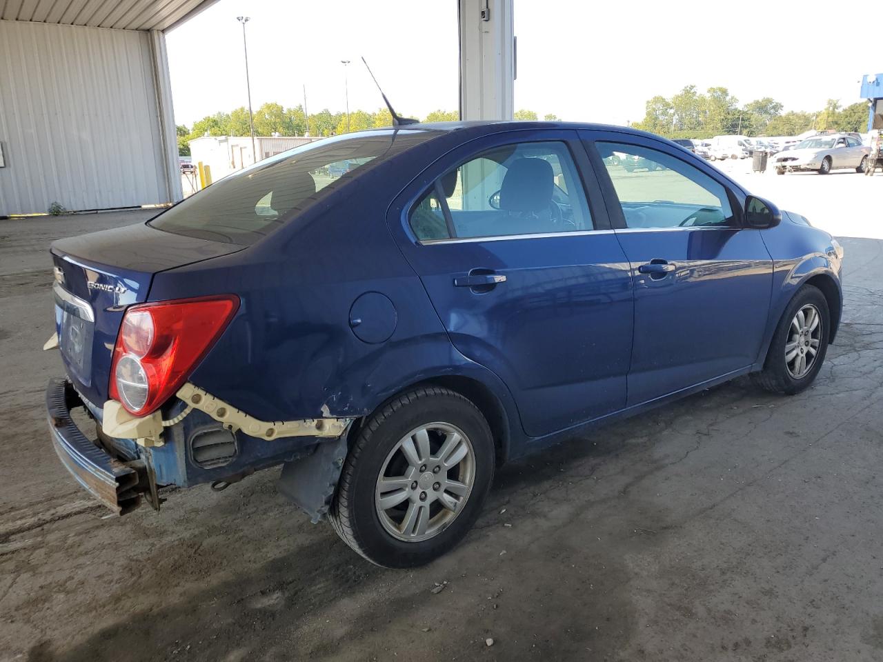 Chevrolet Sonic Lt Image 3