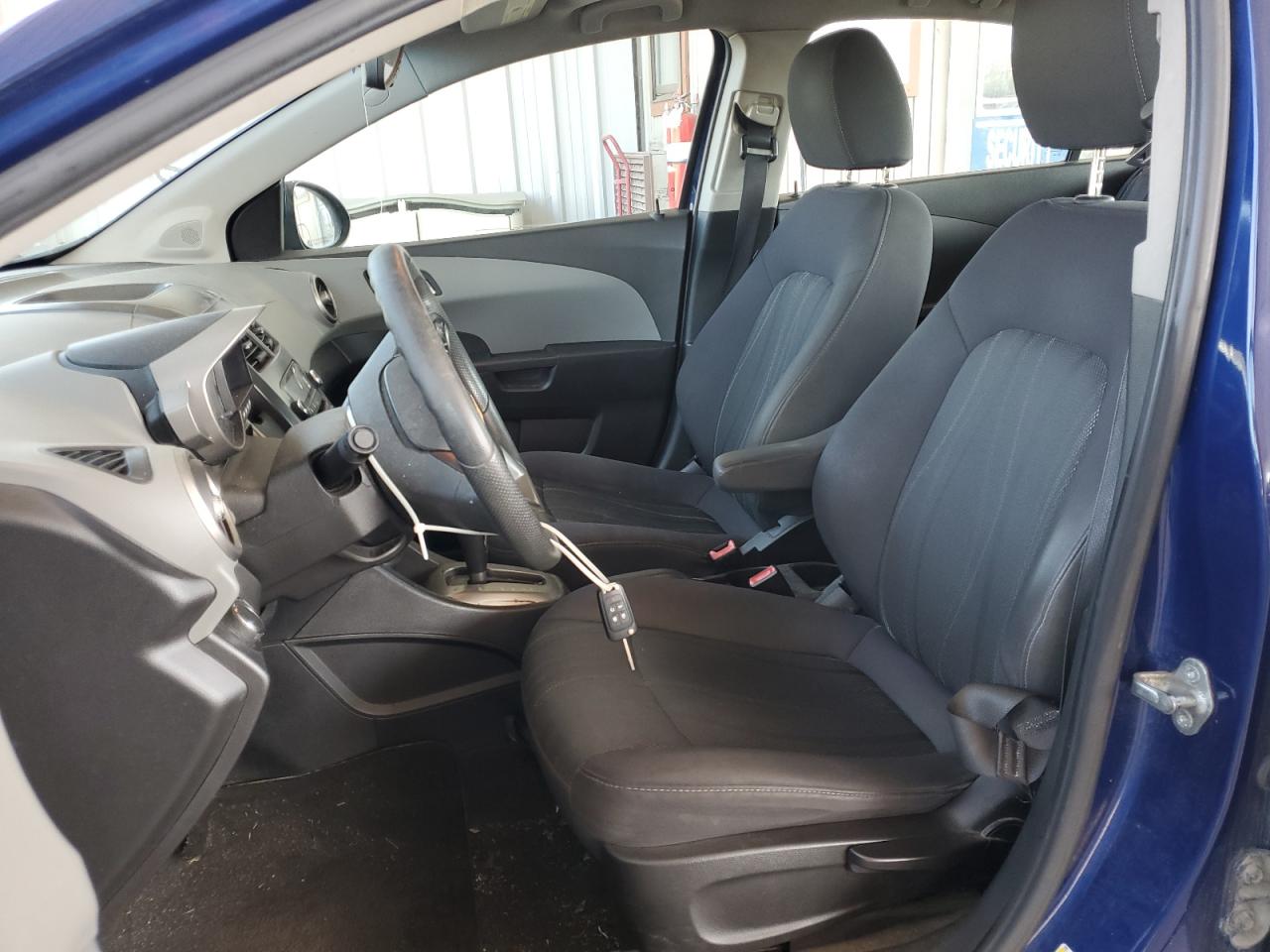 Chevrolet Sonic Lt Image 8