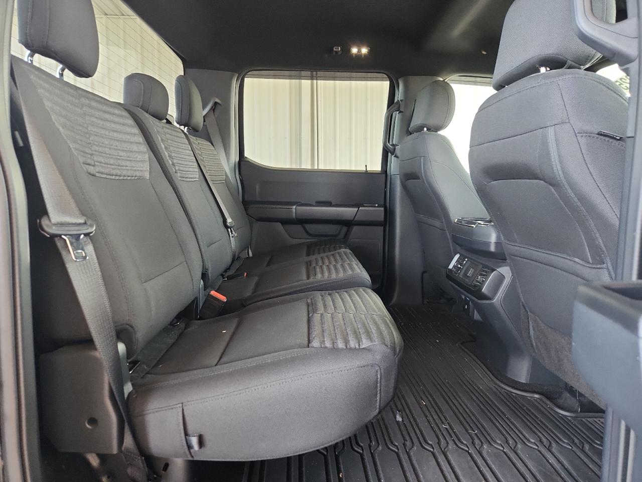 Ford F-150 Supercrew Image 11