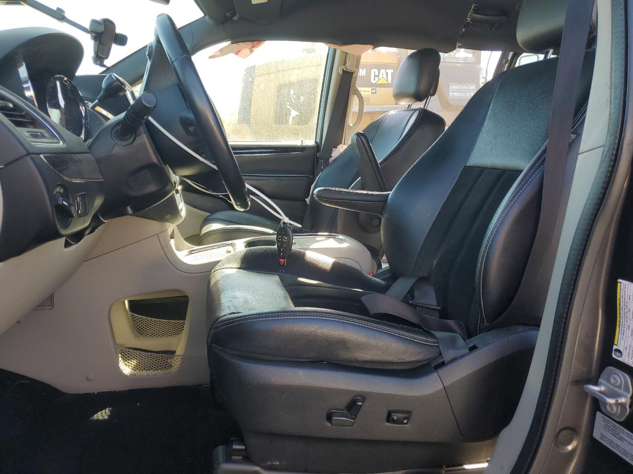 Dodge Caravan Sxt Image 3