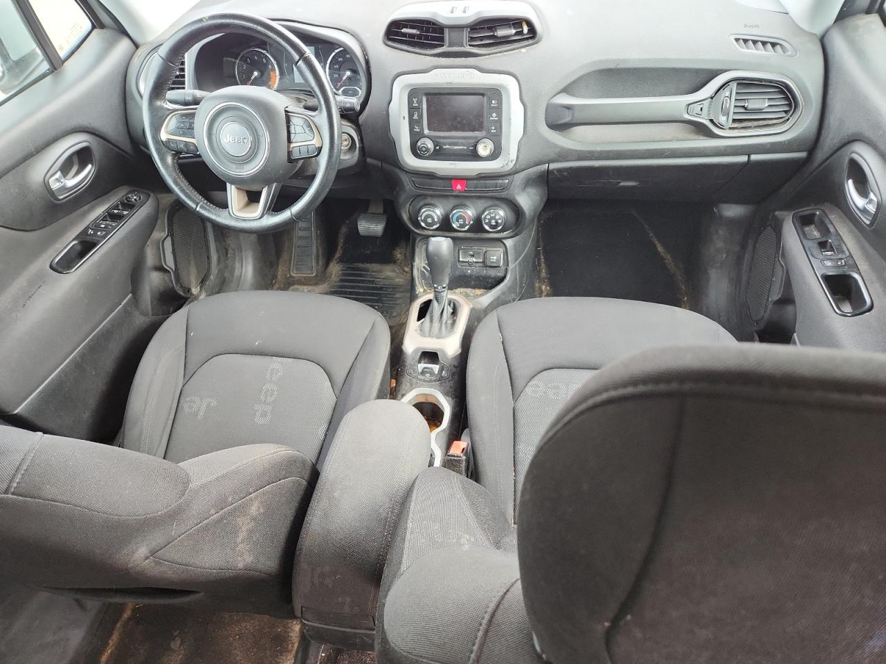 Jeep Renegade Latitude Image 12