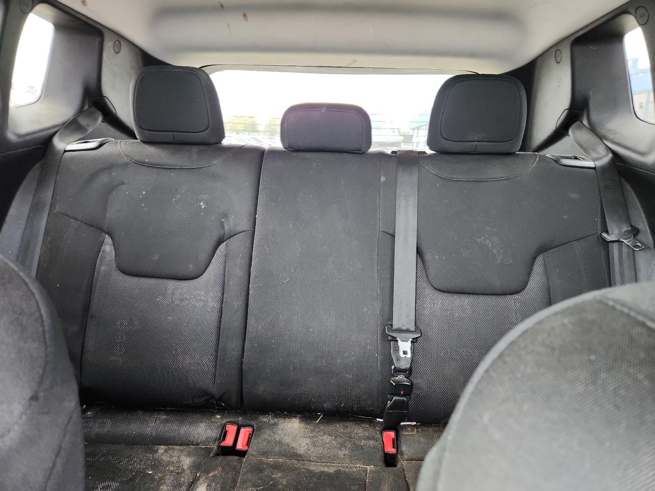 Jeep Renegade Latitude Image 8