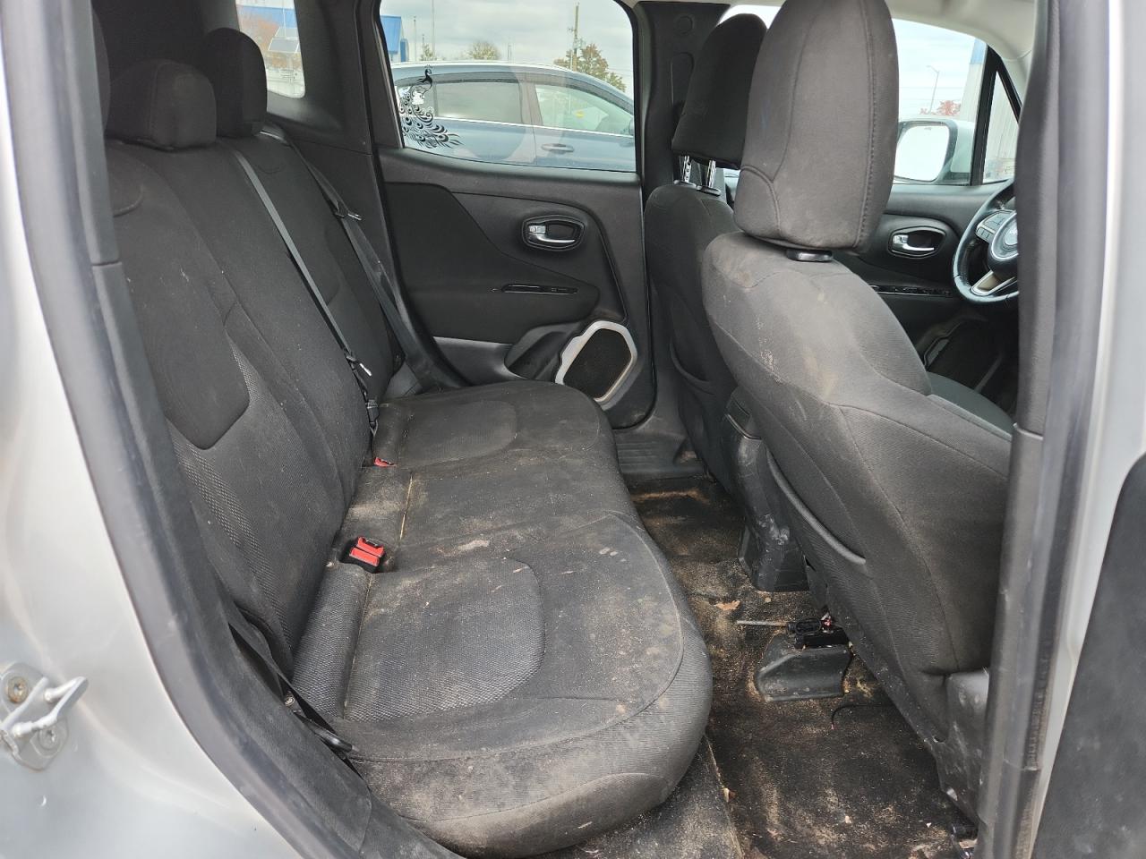 Jeep Renegade Latitude Image 13