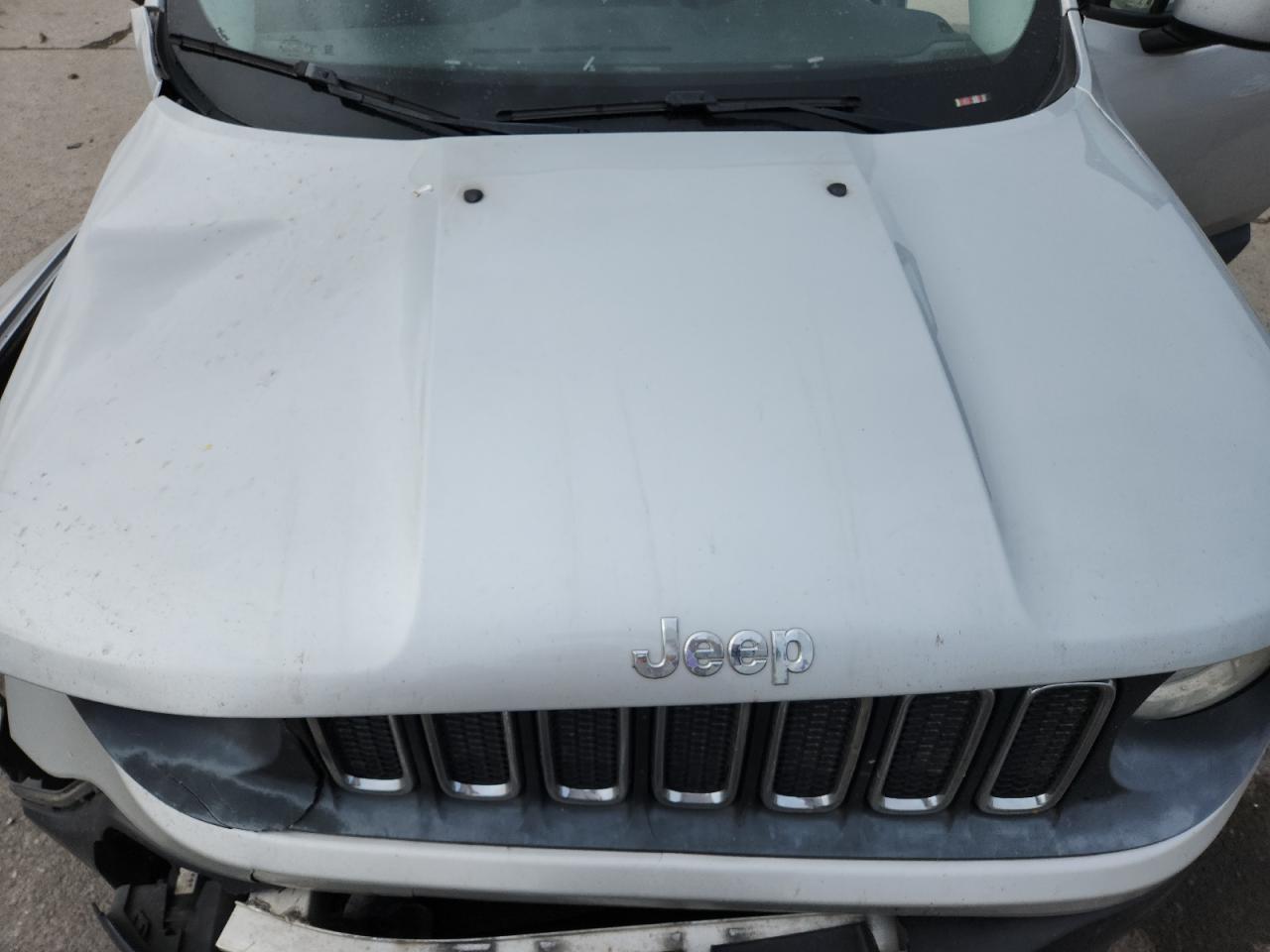 Jeep Renegade Latitude Image 11