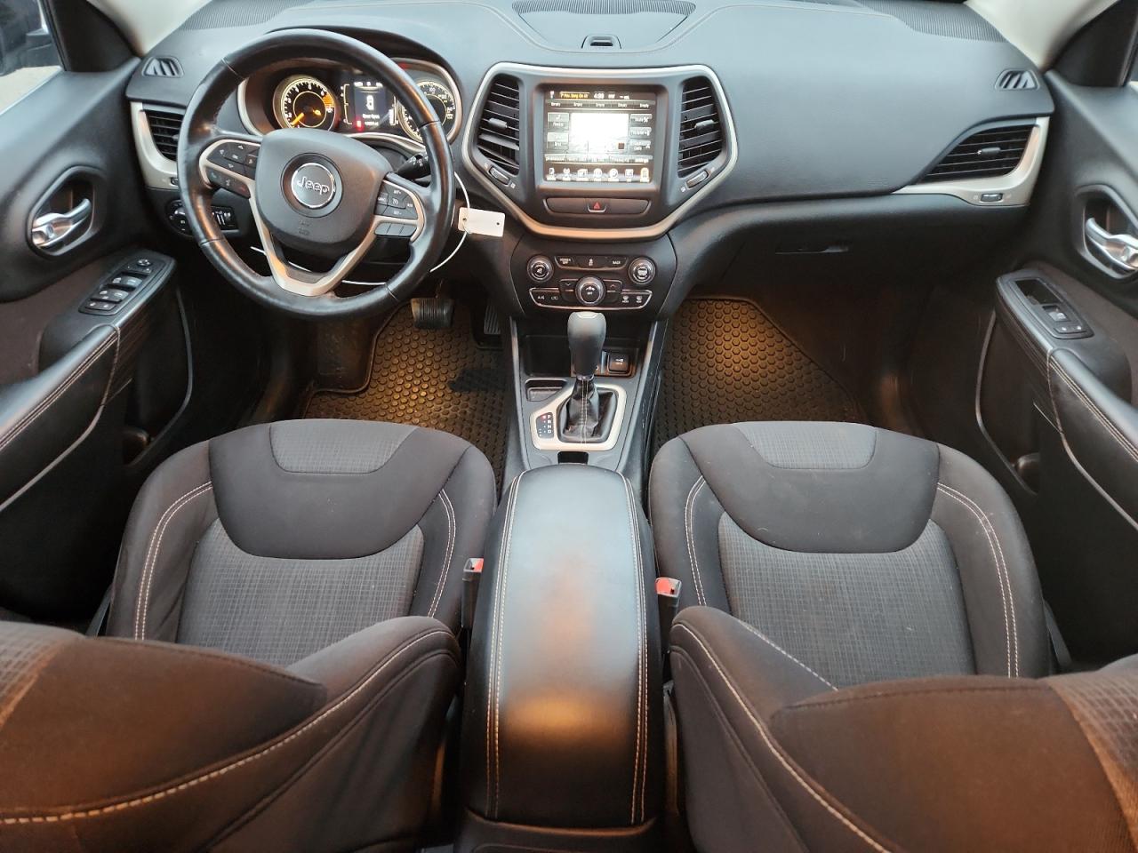 Jeep Grand Cherokee Latitude Image 10