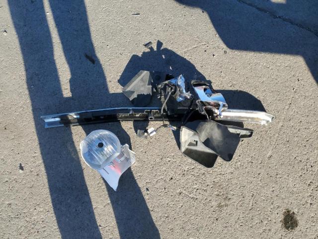 Chevrolet Silverado K2500 Heavy Duty Ltz Image 11