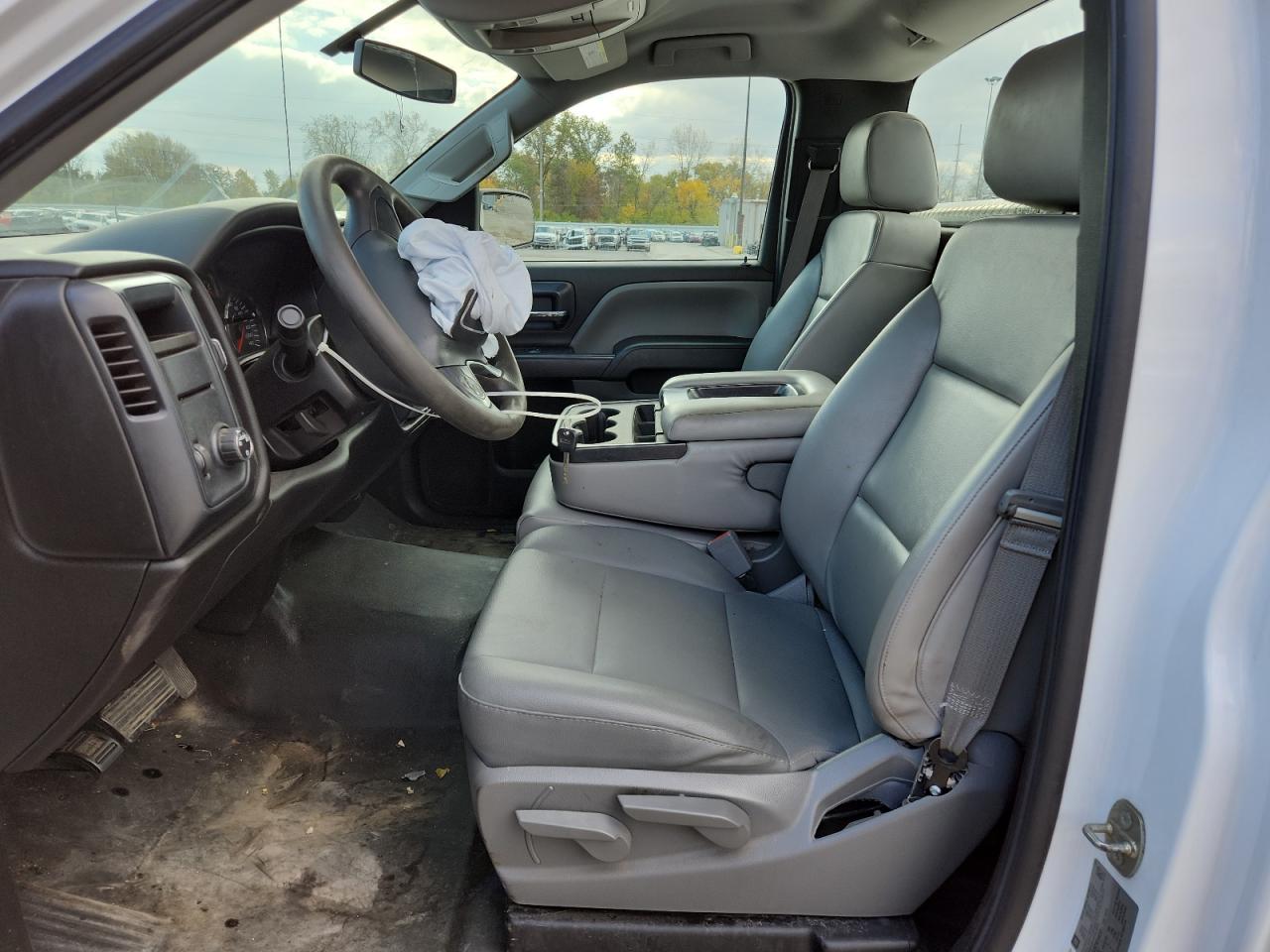 GMC Sierra C1500 Image 4