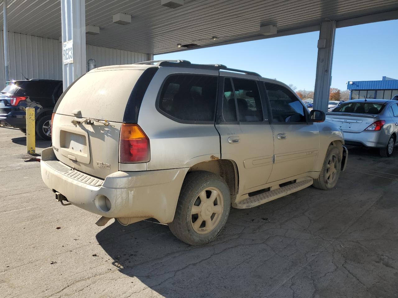 GMC Envoy Image 12