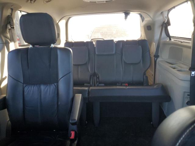 Chrysler Minivan Limited Platinum Image 7