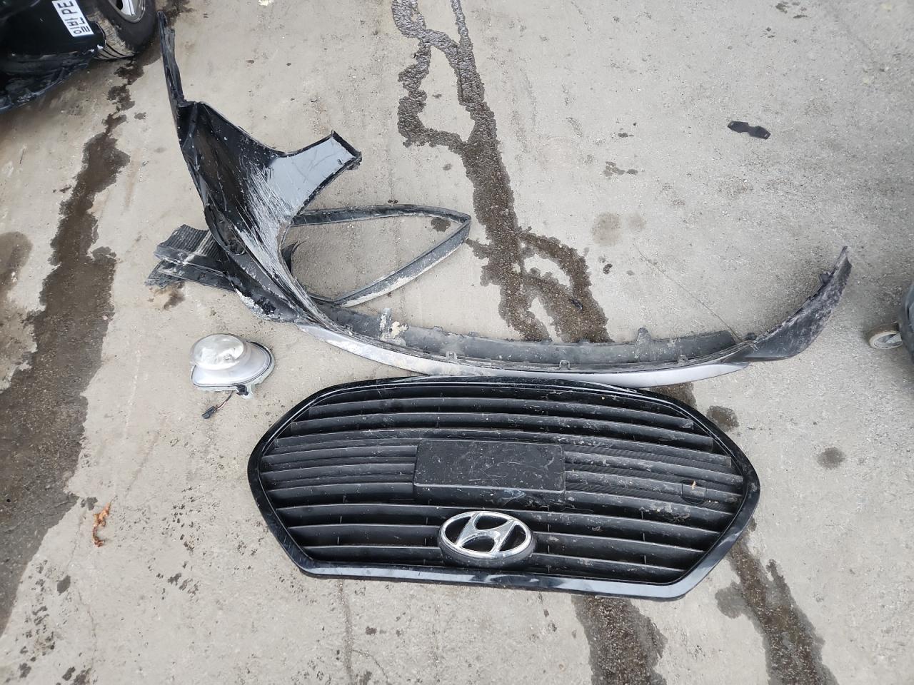 Hyundai VELOSTER Turbo Image 9