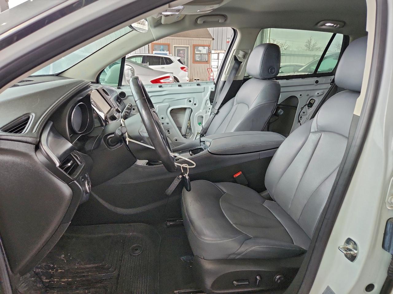 Buick Envision Essence Image 14