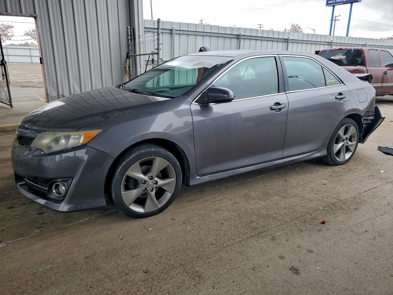 Toyota Camry L Image 1