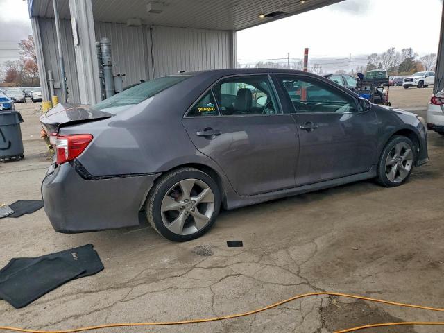 Toyota Camry L Image 11