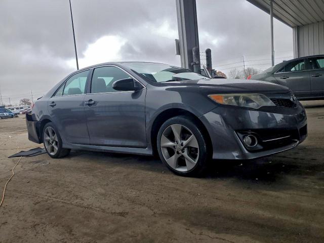 Toyota Camry L Image 10