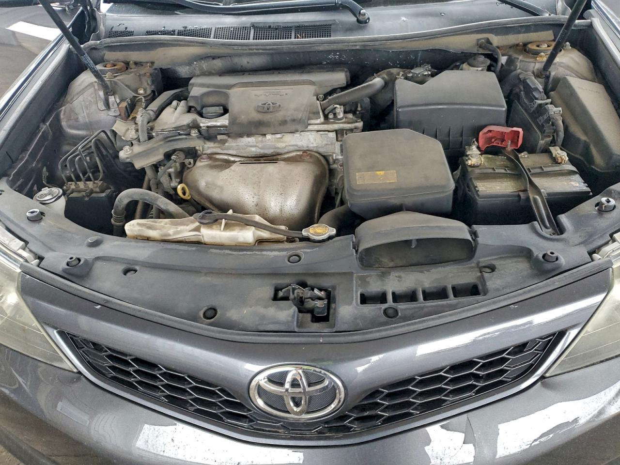 Toyota Camry L Image 8