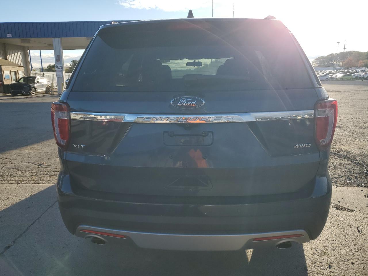 Ford Explorer Xlt Image 6