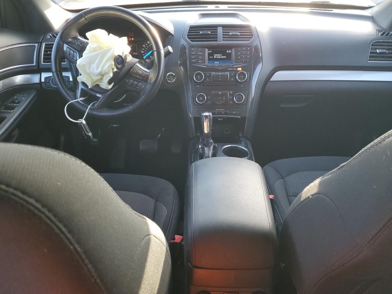 Ford Explorer Xlt Image 11