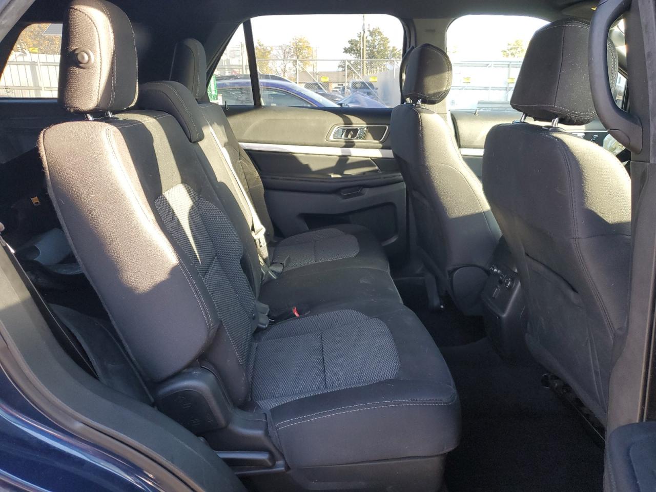 Ford Explorer Xlt Image 4