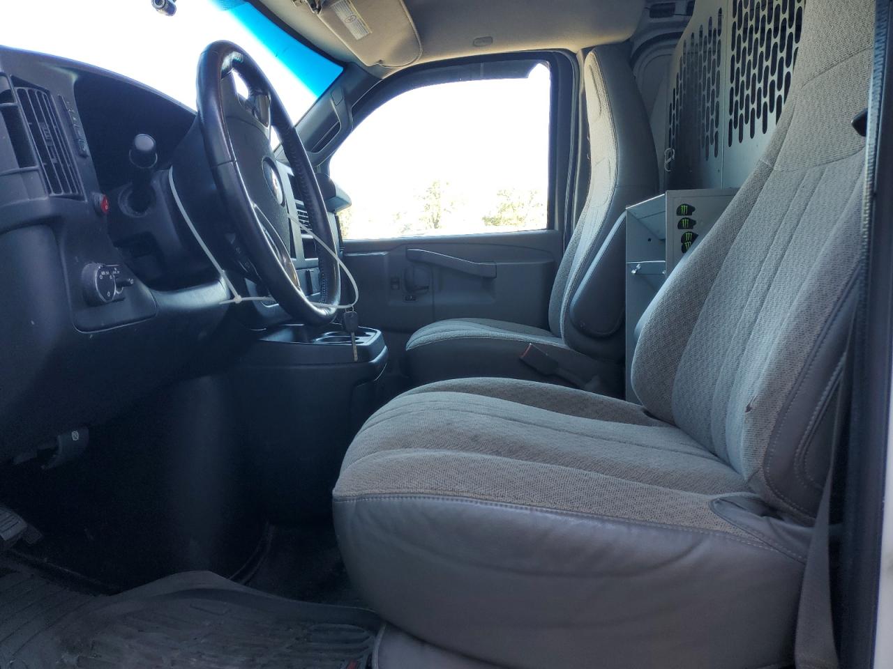 Chevrolet Express Image 3