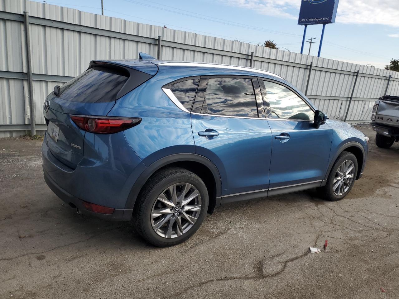 Mazda Cx Grand Touring Image 3