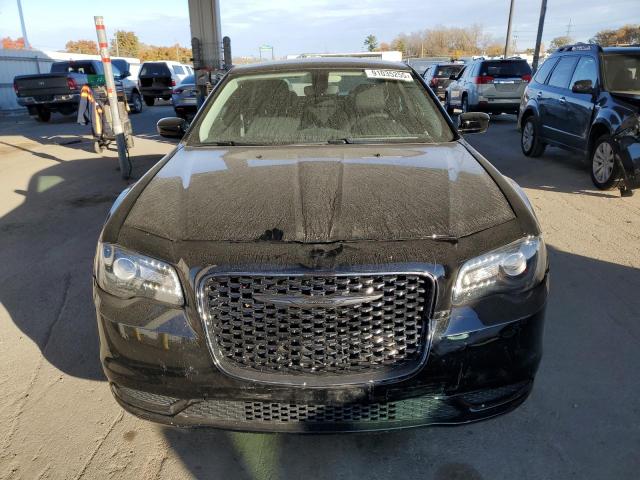 Chrysler 300 Touring Image 11