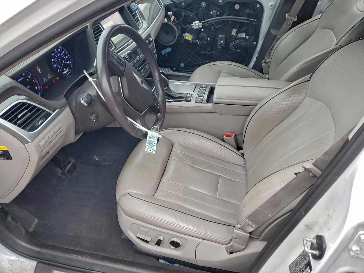 Hyundai Genesis 3.8l Image 6