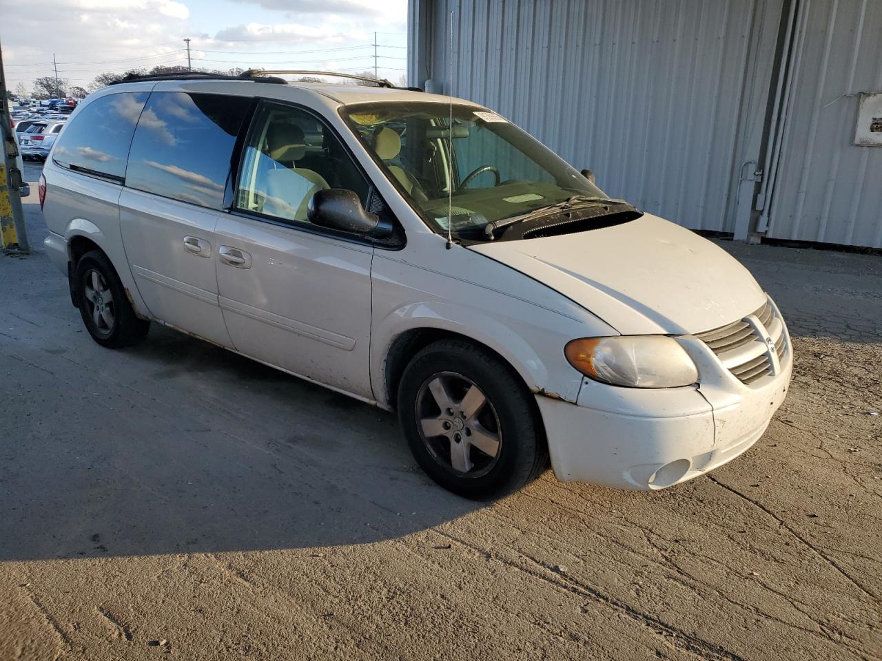 Dodge Caravan Sxt Image 3