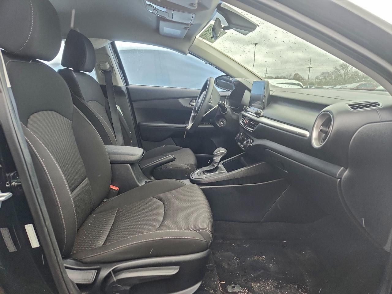 Kia Forte Fe Image 3