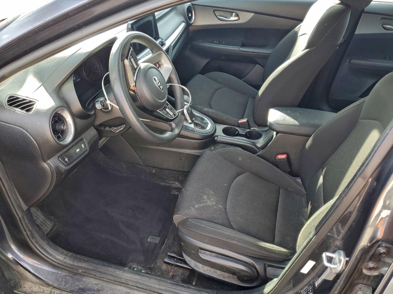 Kia Forte Fe Image 6