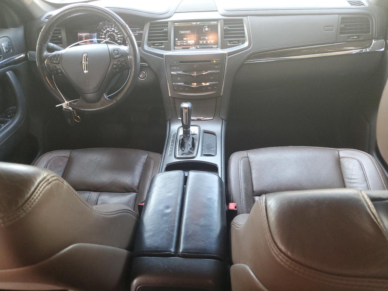 Lincoln MKS Image 10