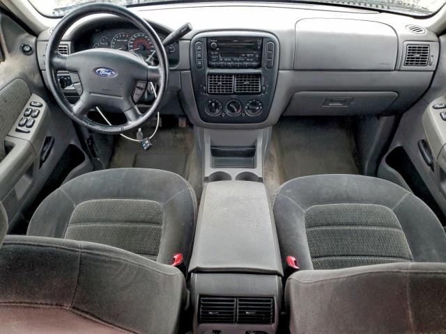 Ford Explorer Xlt Image 8