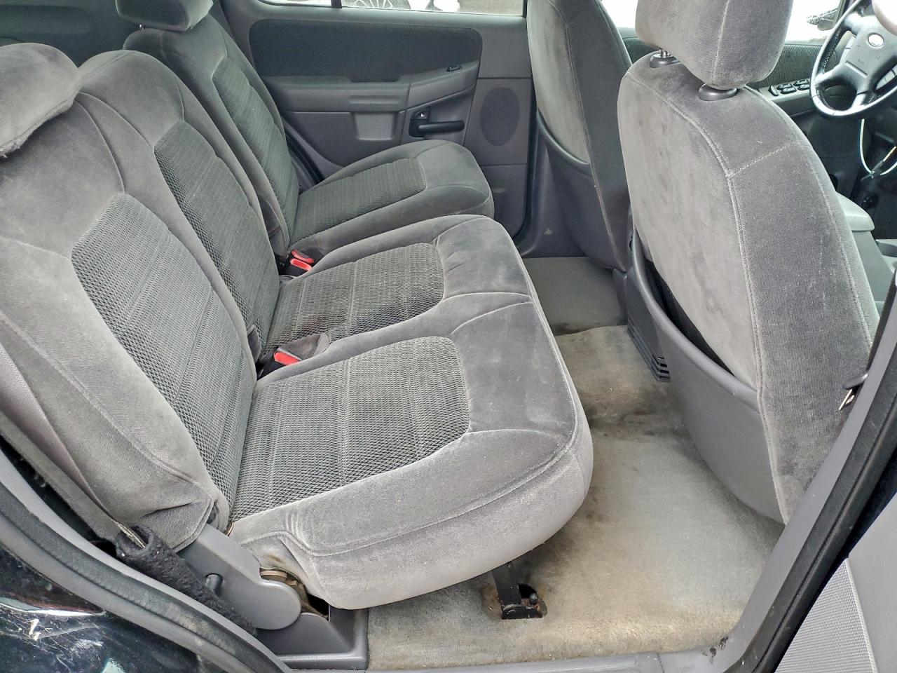 Ford Explorer Xlt Image 11