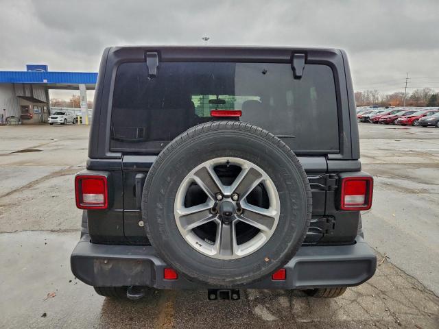 Jeep Wrangler Sahara Image 5