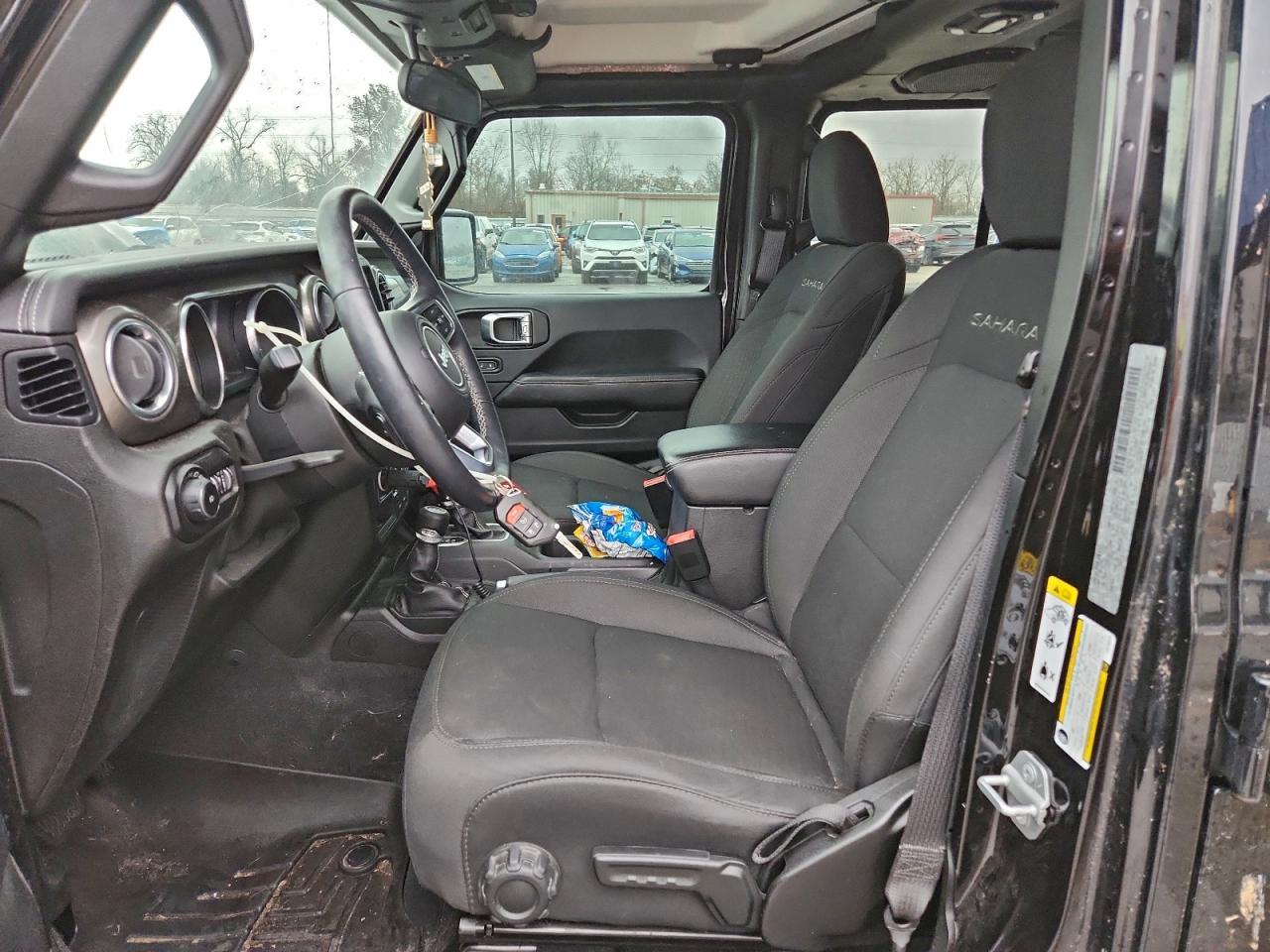 Jeep Wrangler Sahara Image 8