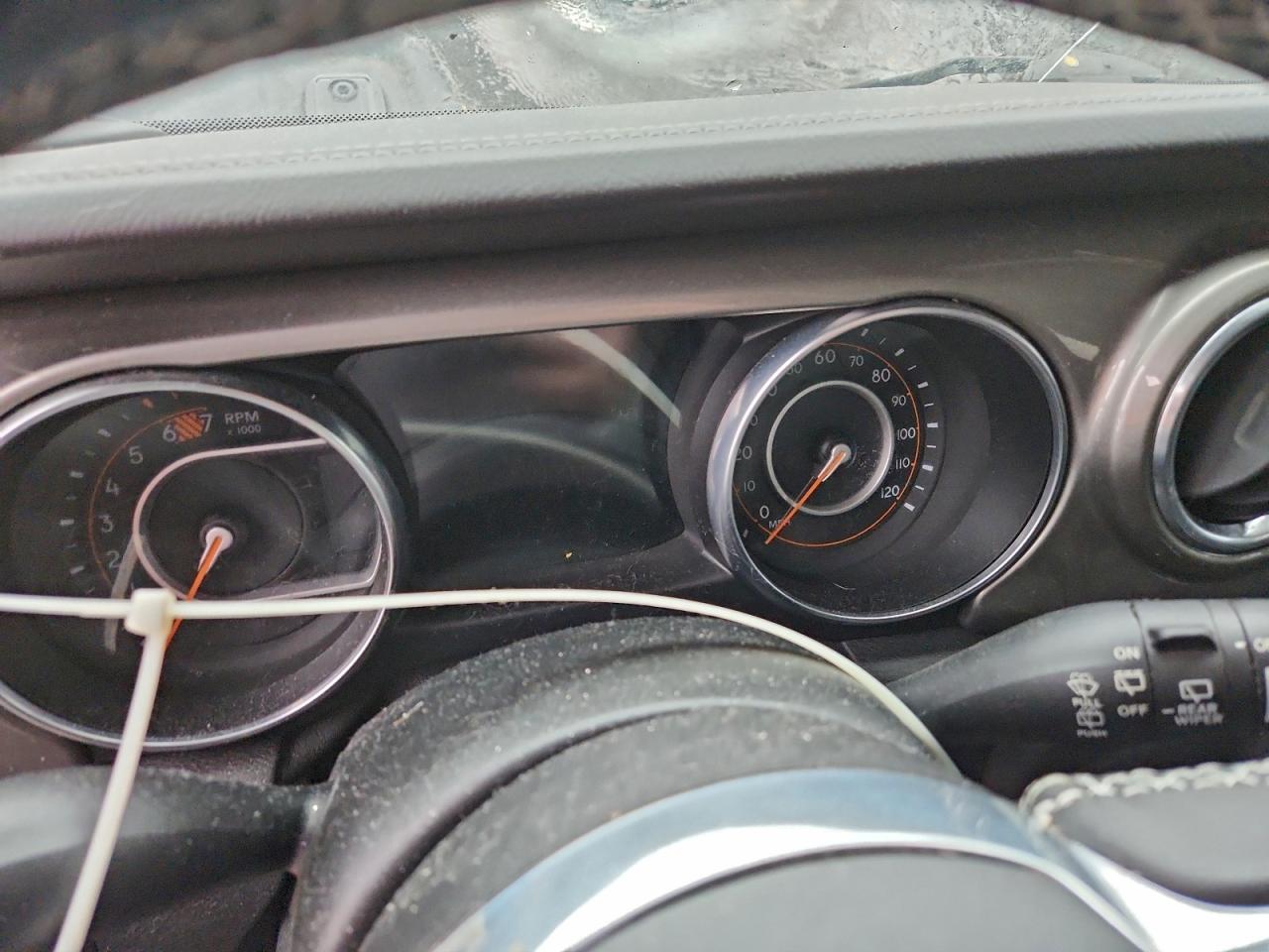 Jeep Wrangler Sahara Image 7