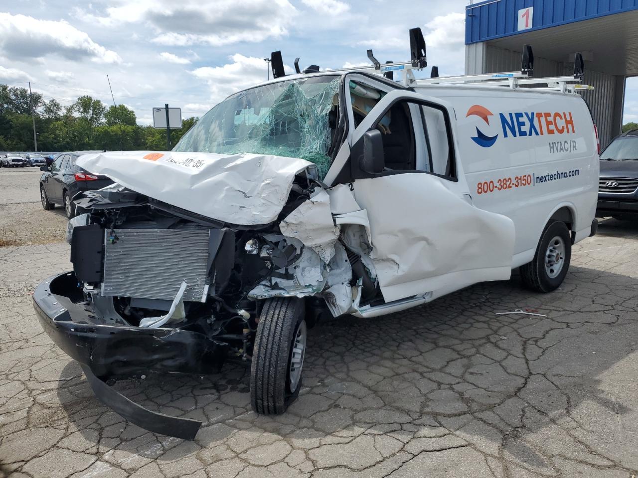 GMC Savana G2500 Image 1