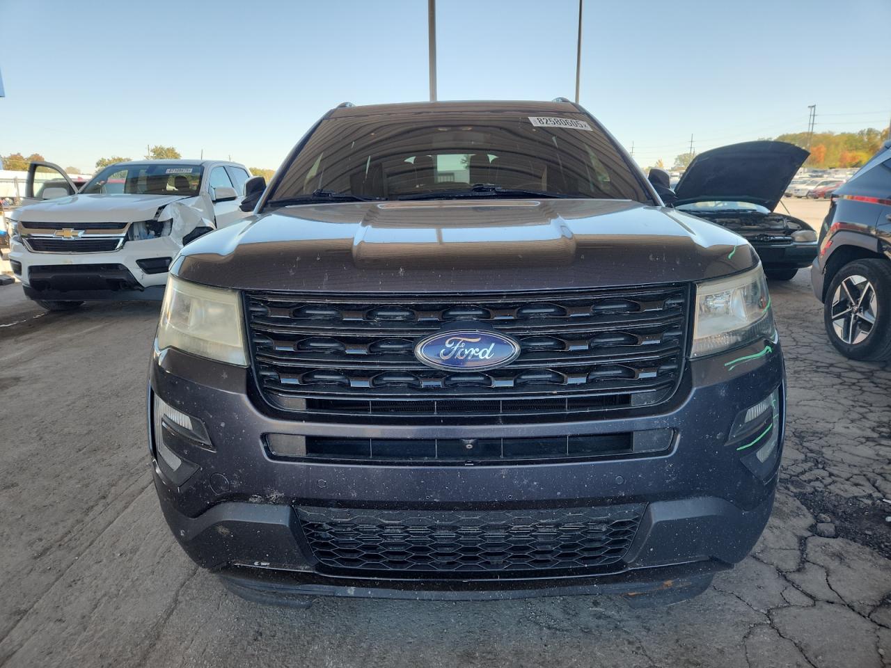 Ford Explorer Sport Image 4