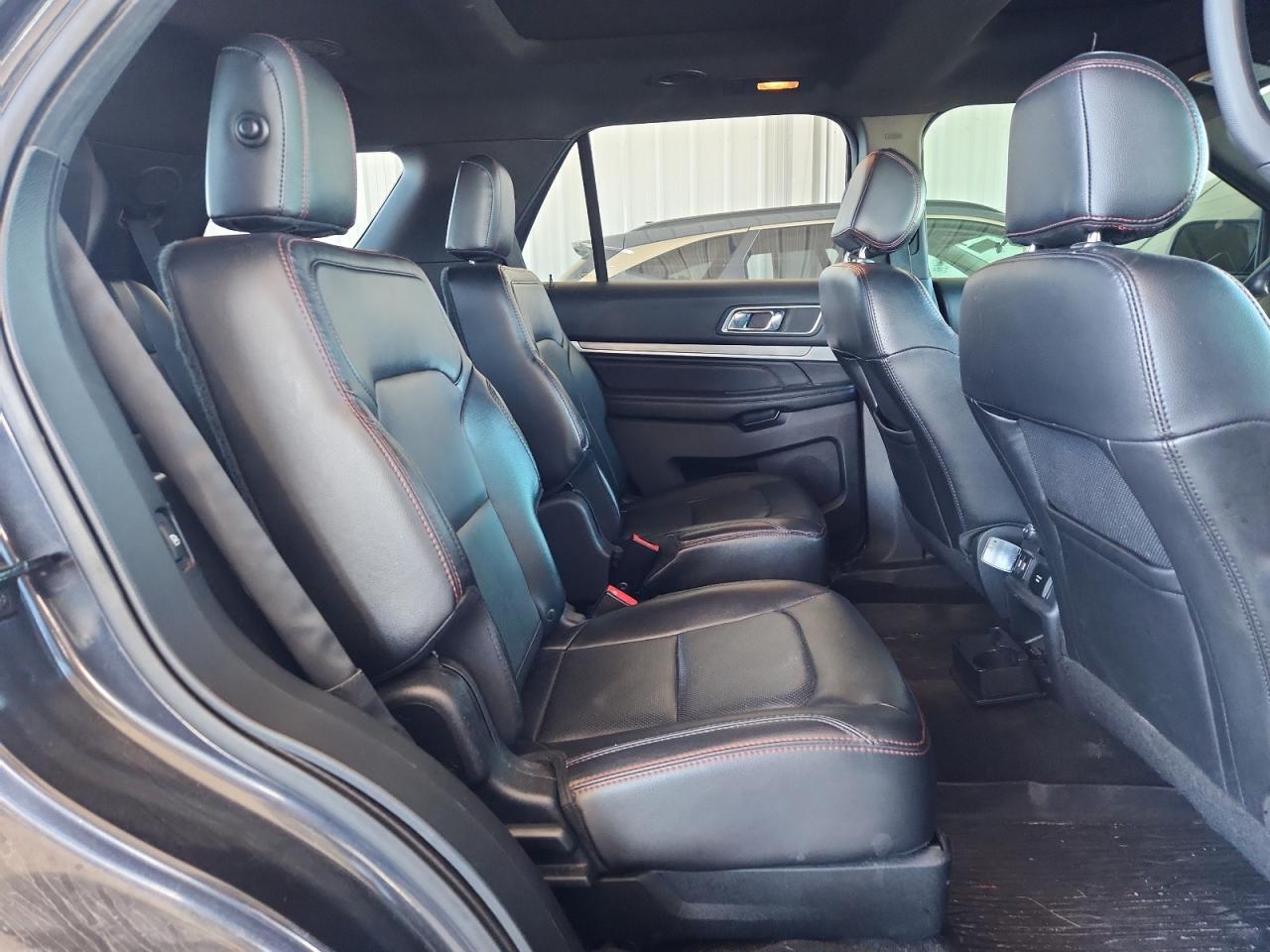 Ford Explorer Sport Image 8