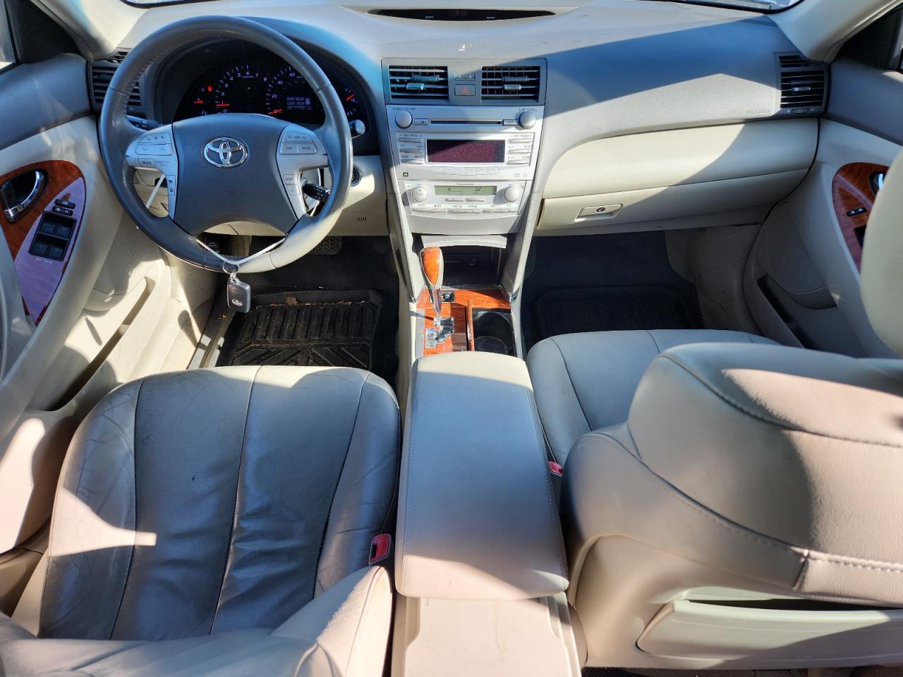 Toyota Camry Base Image 5