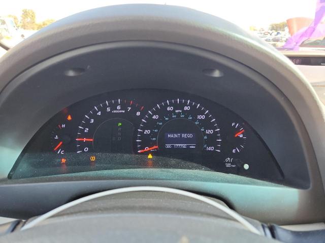 Toyota Camry Base Image 8