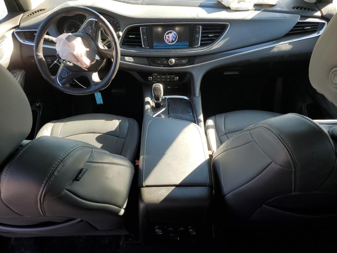 Buick Enclave Essence Image 11