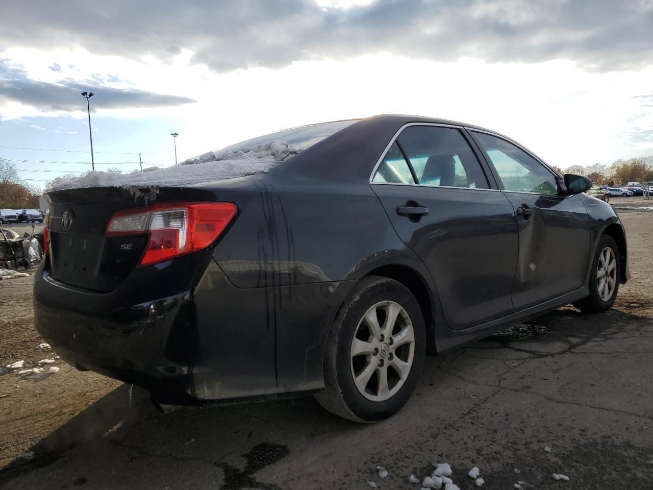 Toyota Camry L Image 6