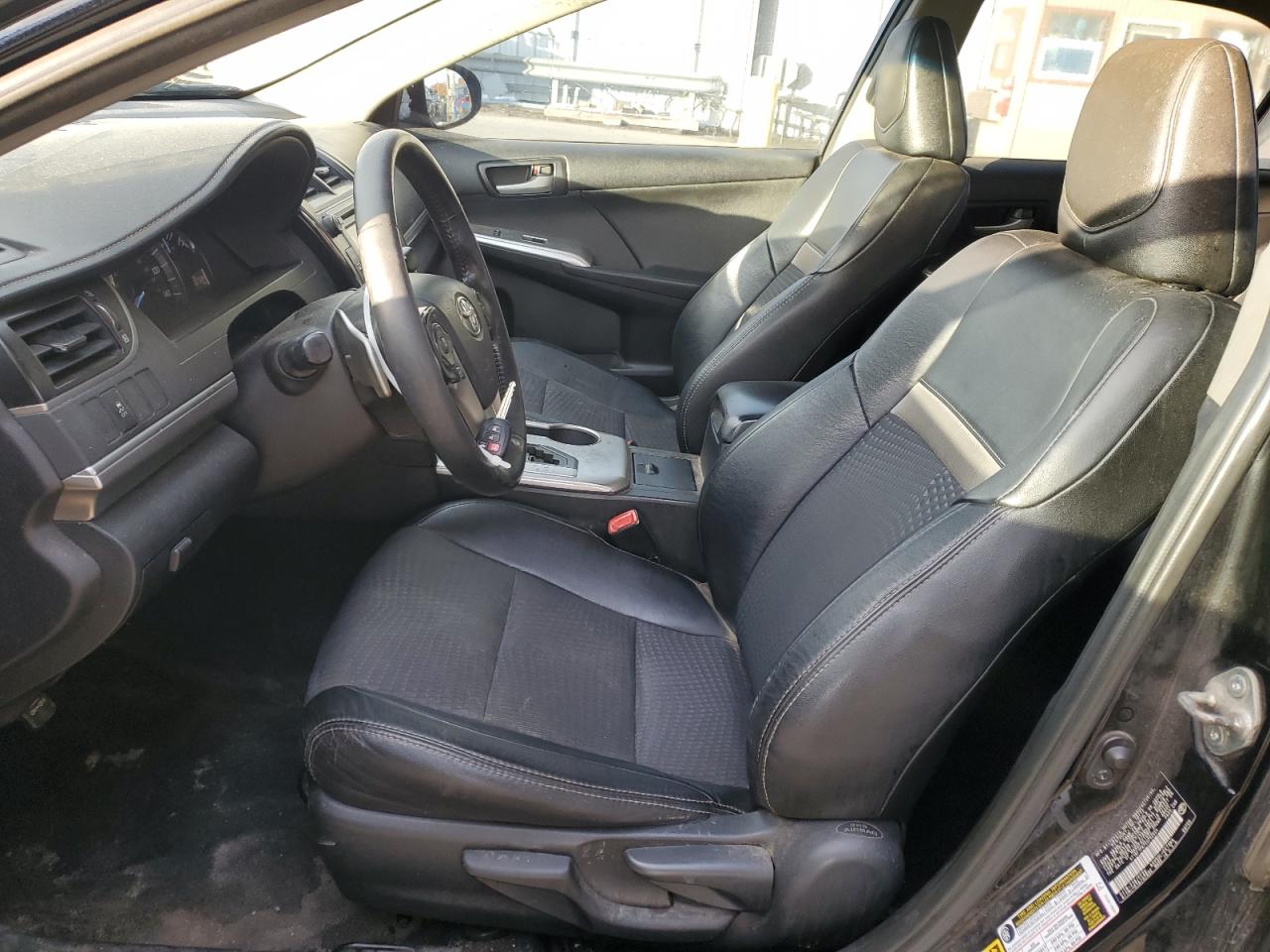 Toyota Camry L Image 12