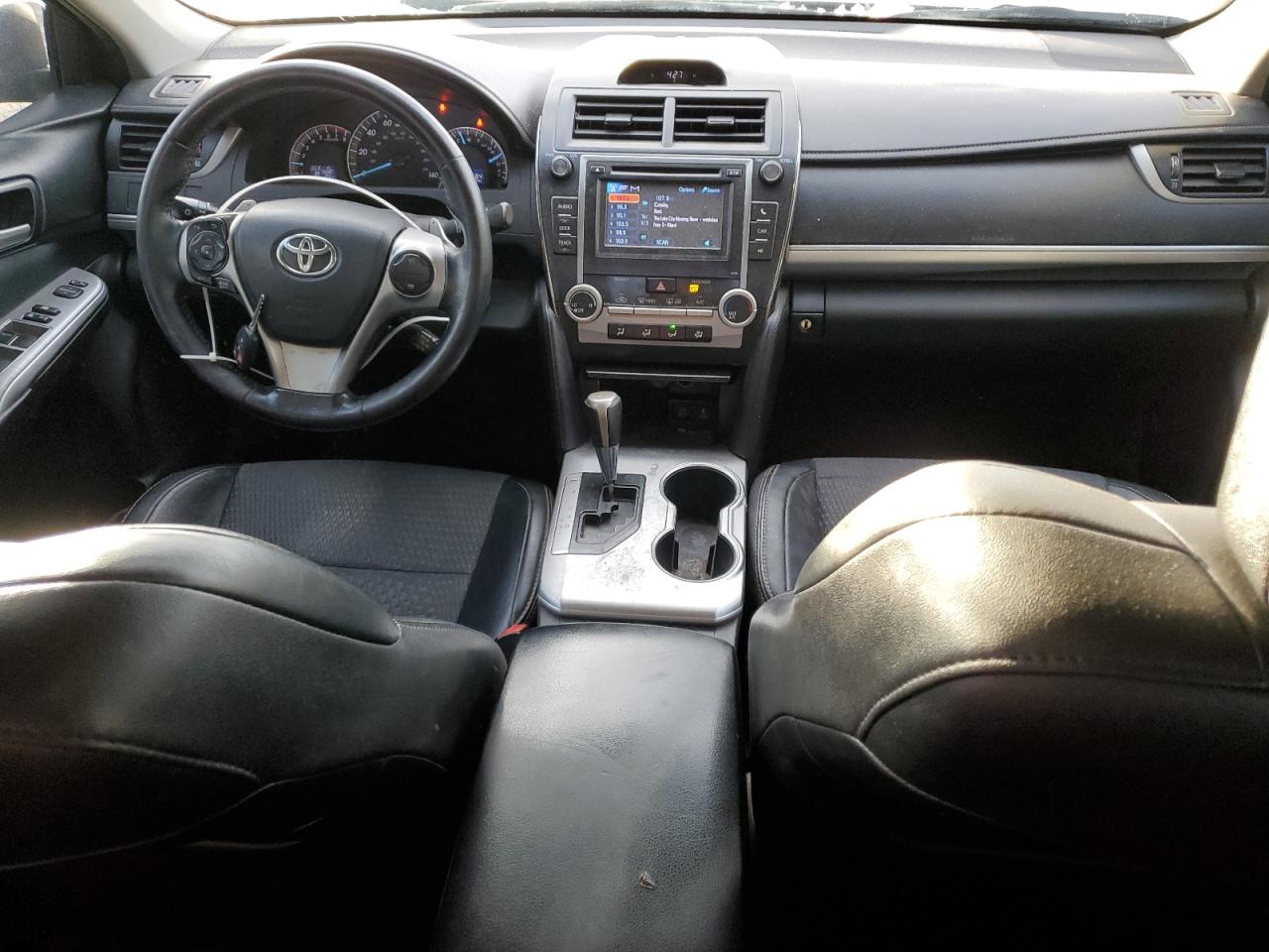 Toyota Camry L Image 5