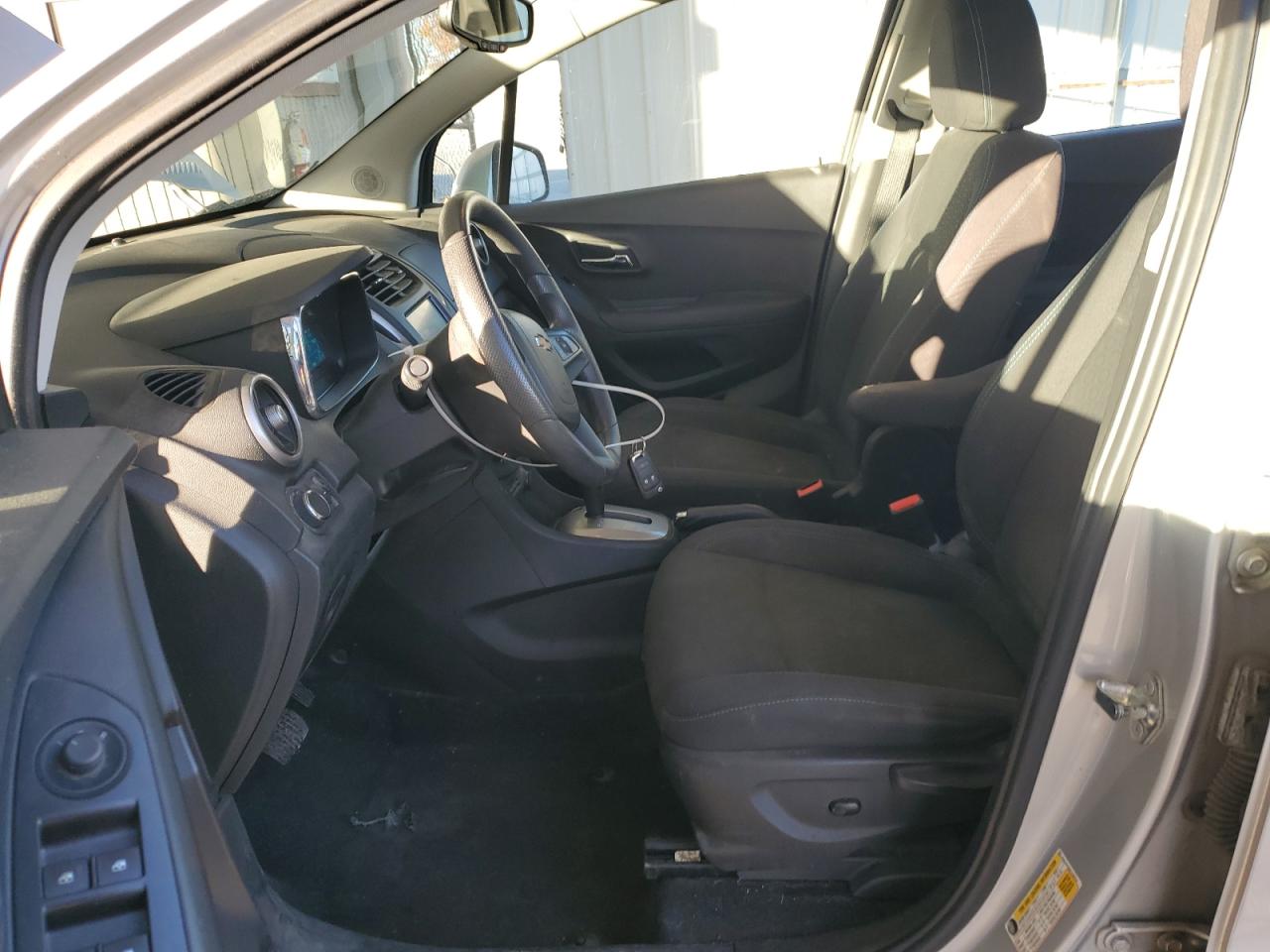 Chevrolet Trax Ls Image 8