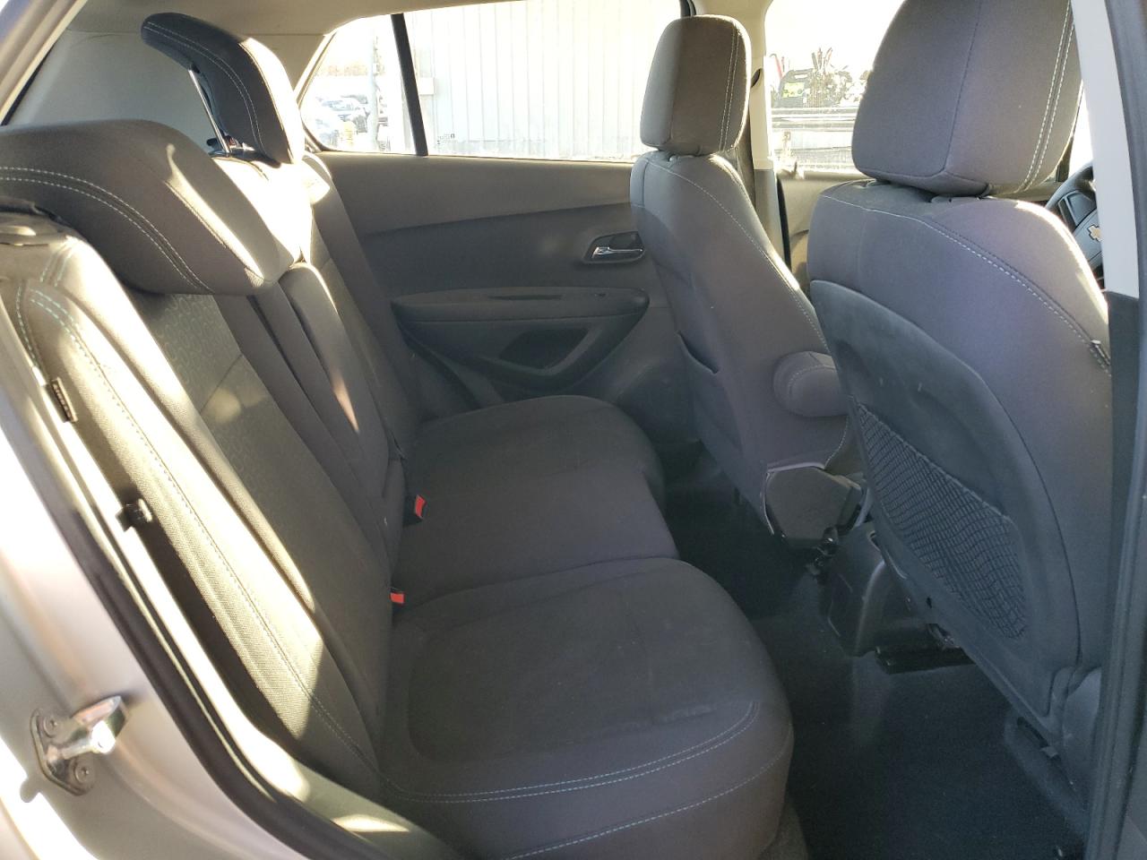 Chevrolet Trax Ls Image 6