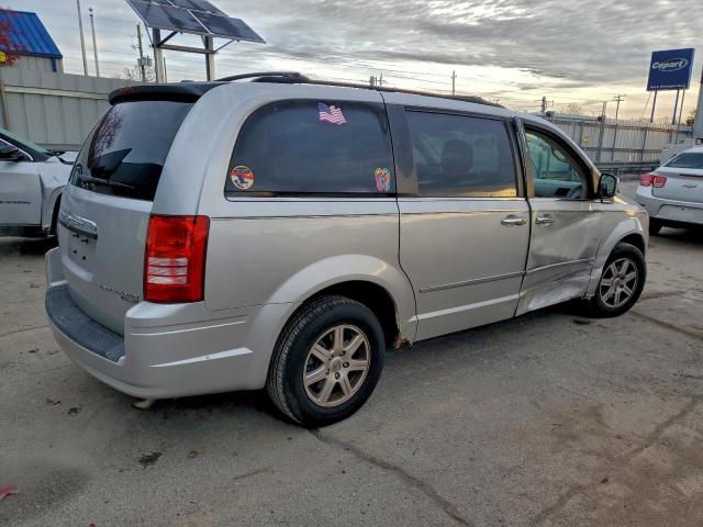 Chrysler Minivan Touring Image 2