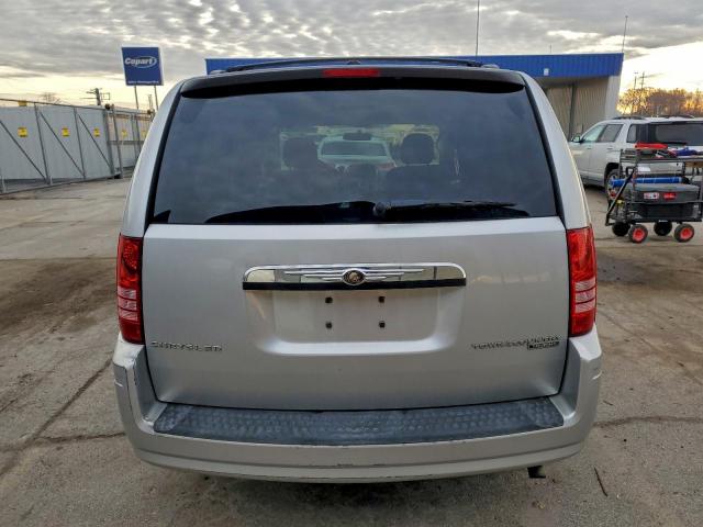 Chrysler Minivan Touring Image 14