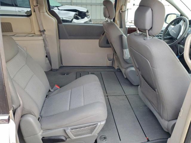 Chrysler Minivan Touring Image 5